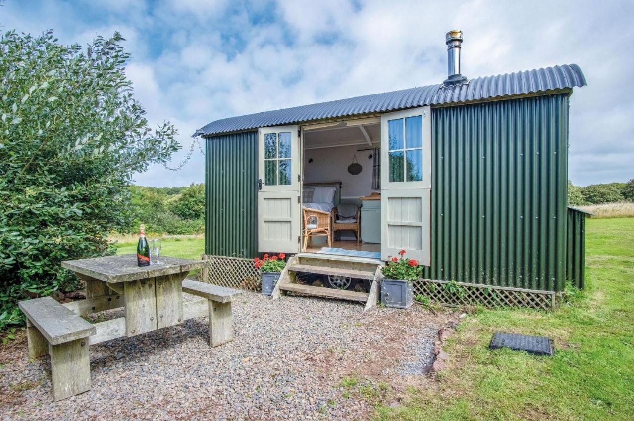 Haven View - 1 Bedroom Shepherds Hut - St Ishmaels Saint Ishmaels  エクステリア 写真