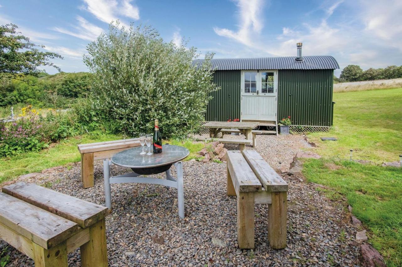 Haven View - 1 Bedroom Shepherds Hut - St Ishmaels Saint Ishmaels  エクステリア 写真