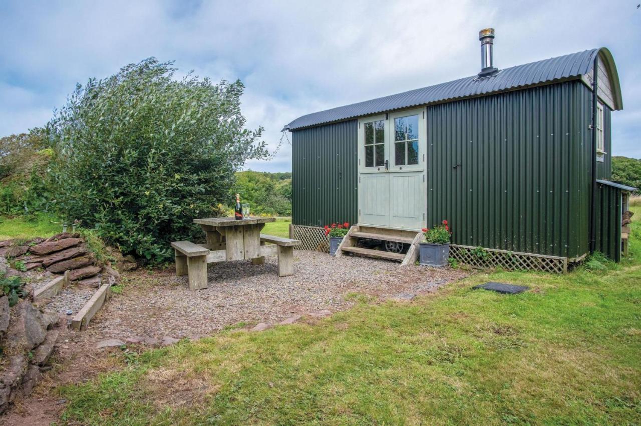 Haven View - 1 Bedroom Shepherds Hut - St Ishmaels Saint Ishmaels  エクステリア 写真